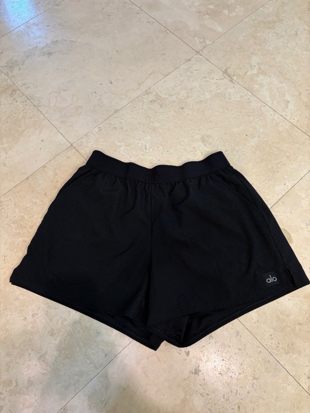 Alo Shorts - Black